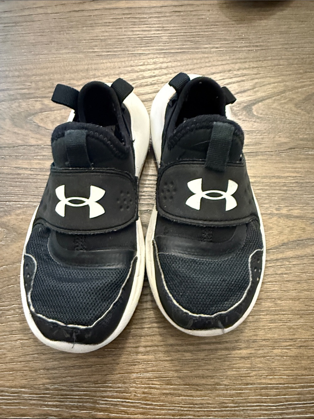 Under Armour Kids Black and White Hook-and-Loop Athletic Sneakers 12K